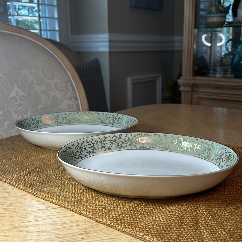 Coronation Green 10” Vegetable Bowl by Tradition (2)